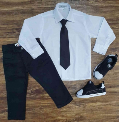 Calça Preta com Camisa Social Branca e Gravata