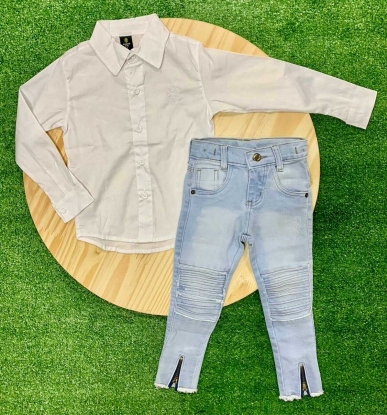Calça Ripada Jeans Clara com Camisa Branca Infantil