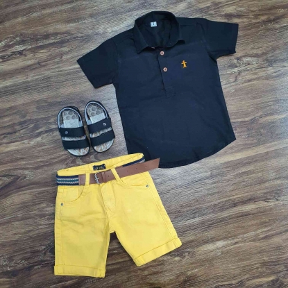 Camisa Bata Preta com Bermuda Amarela Infantil