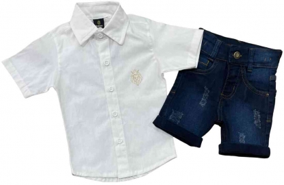 Camisa Branca Curta com Bermuda Escura Infantil