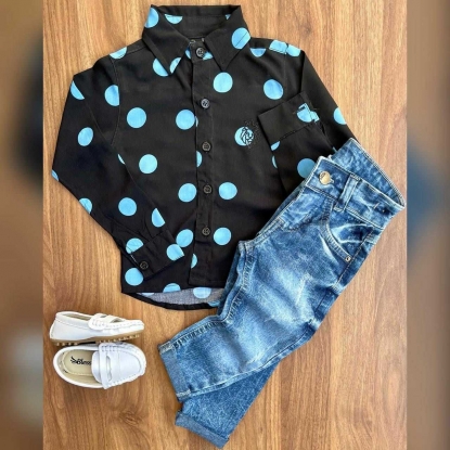 Camisa Social Preta com Calça Jeans Infantil