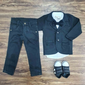 Blazer Preto com Camisa Social Branca e Calça Infantil