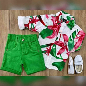 Camisa Floral com Bermuda Verde Infantil