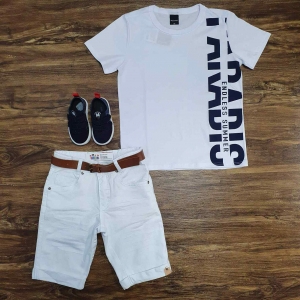 Camiseta Branca Summer com Bermuda Branca Infantil