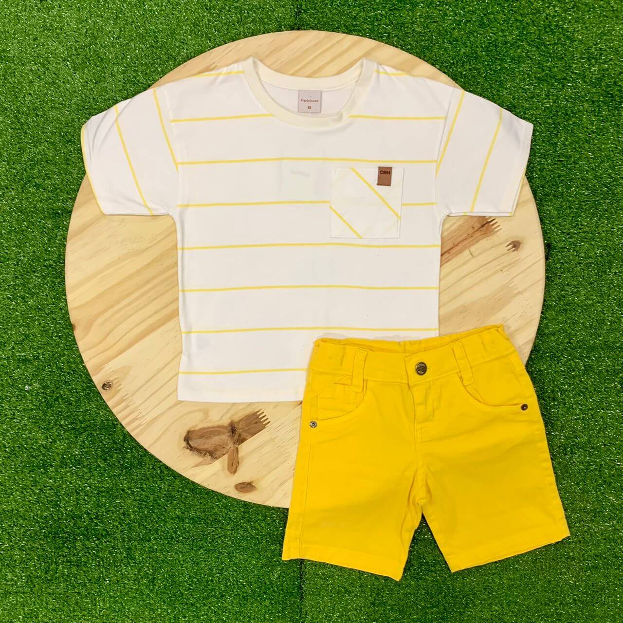 Bermuda Amarela com Camiseta Branca de Listra com Bolso Infantil  - Lojinha da Vivi