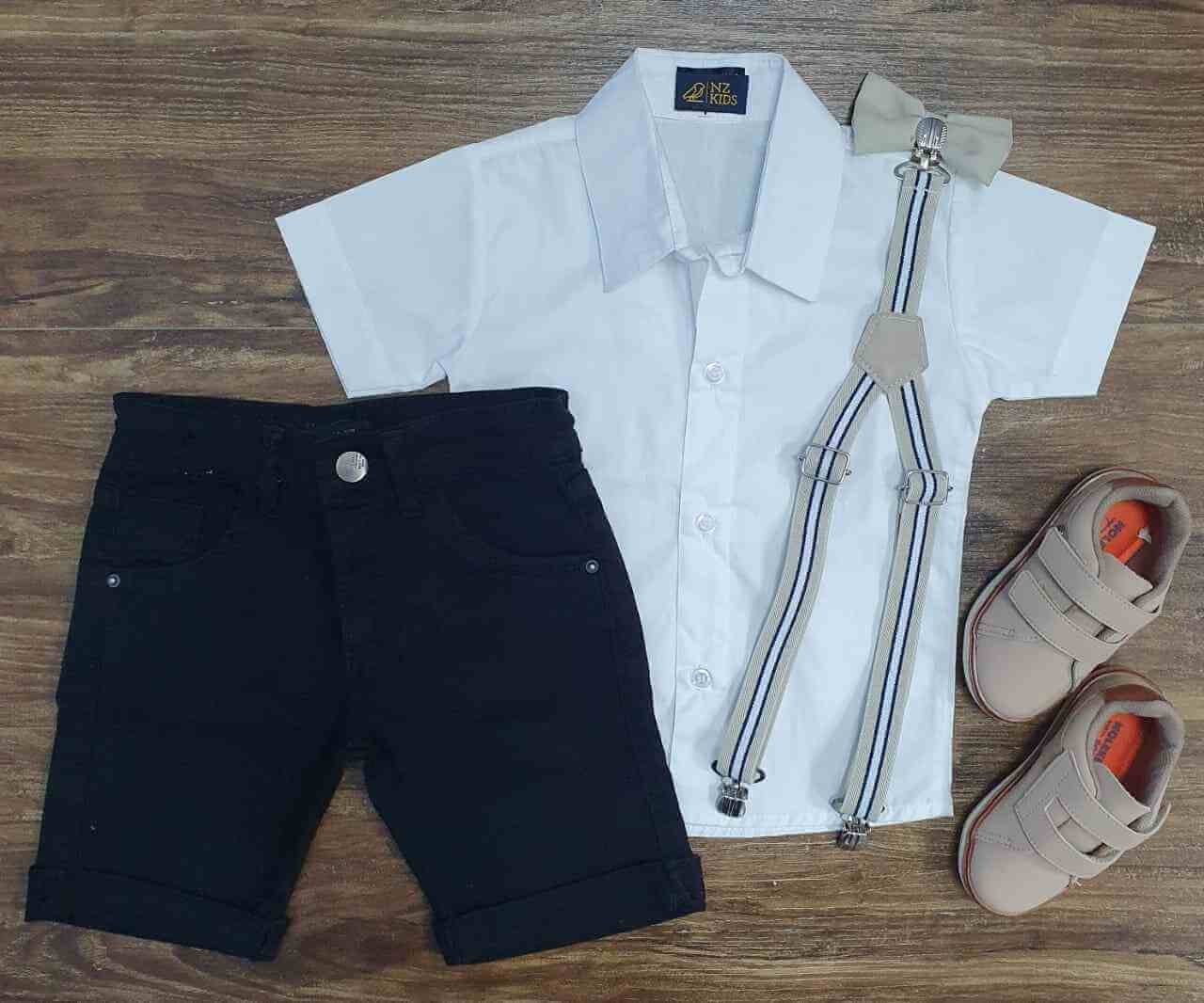 Bermuda Preta Jeans com Suspensório e Camisa Social Branca com Gravata