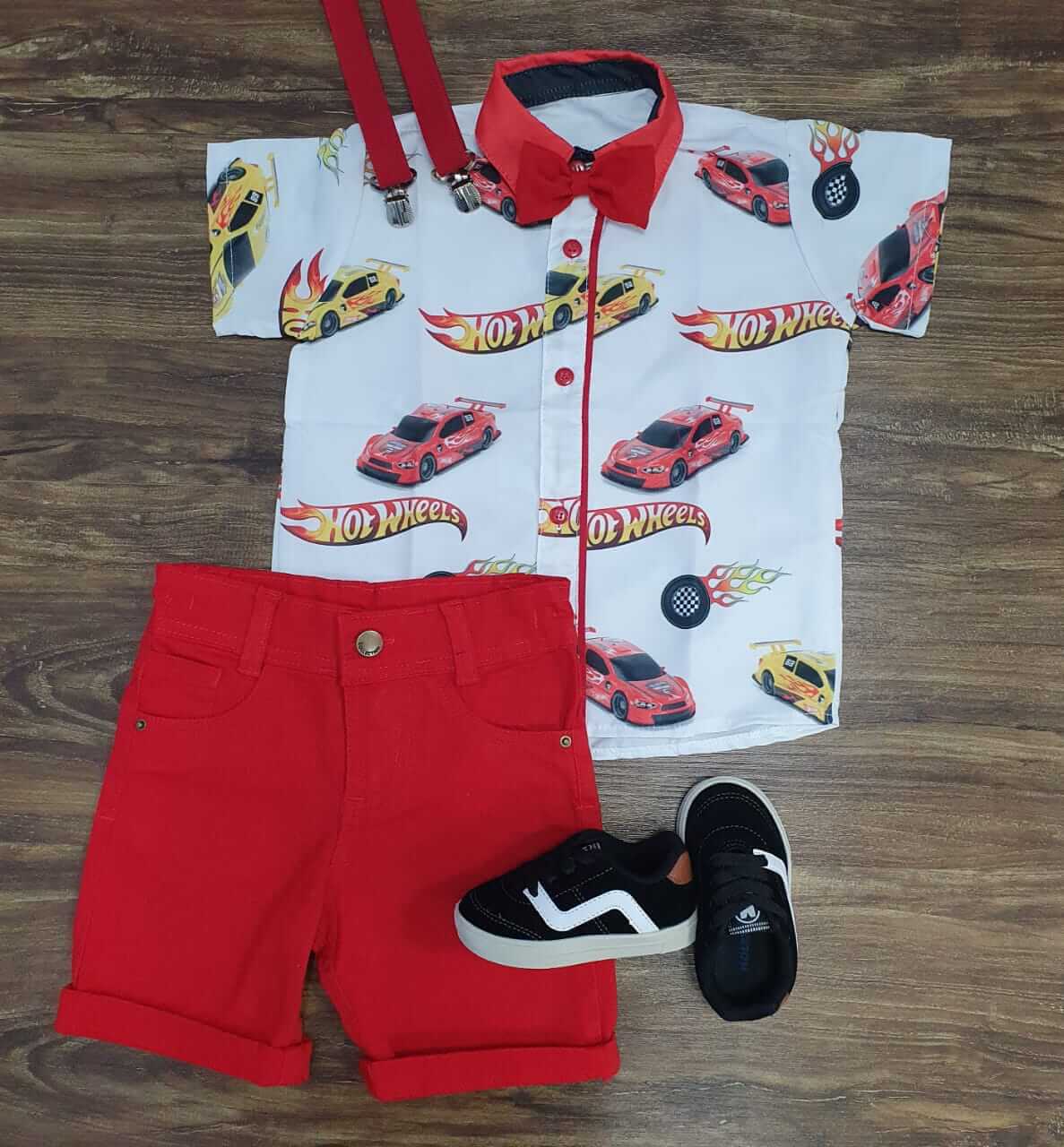 Bermuda Vermelha com Camisa Hot Wheels Infantil
