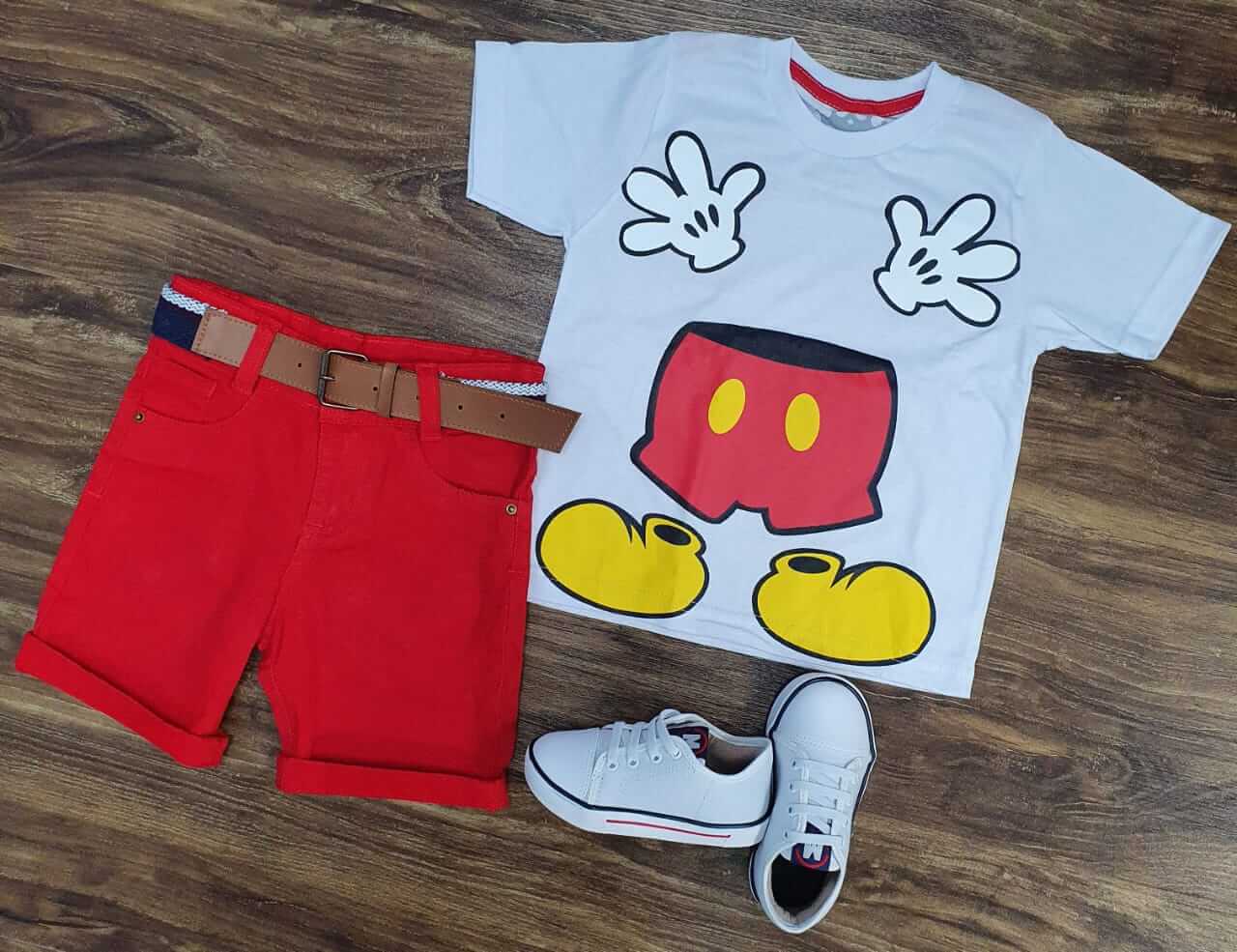 Bermuda Vermelha com Camiseta Branca Mickey Infantil