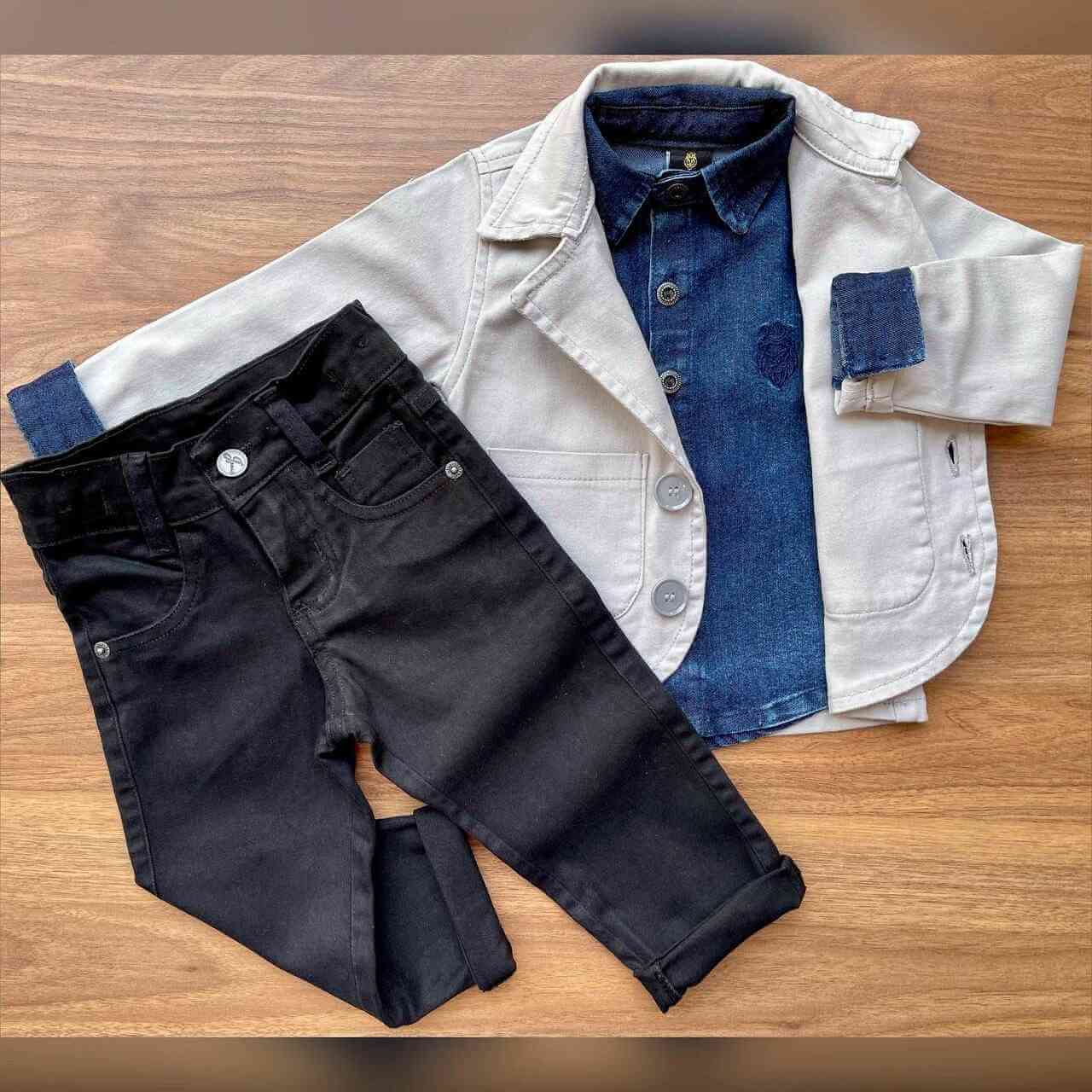 Blazer Com Camisa Social e Calça Preta Infantil
