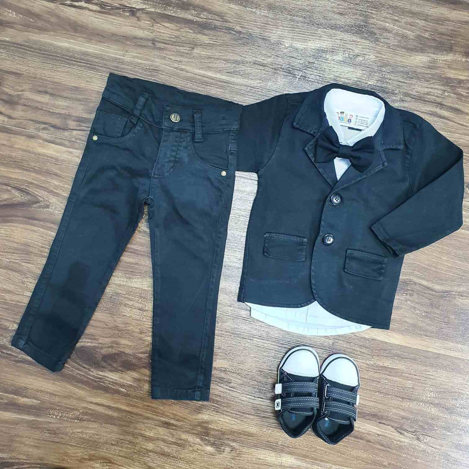 Blazer Preto com Camisa Social Branca e Calça Infantil