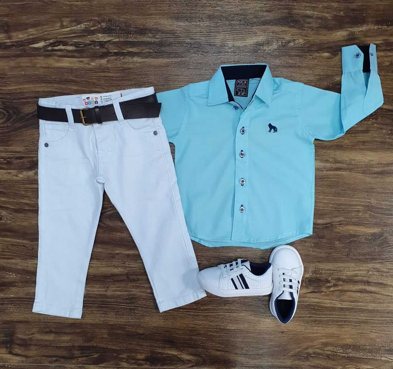 Calça Branca com Camisa Social Azul Infantil