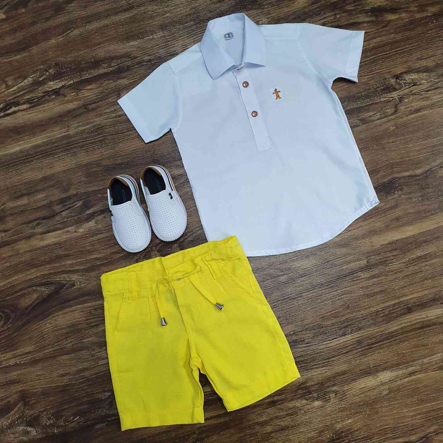 Camisa Bata Branca com Bermuda de Linho Amarela Infantil