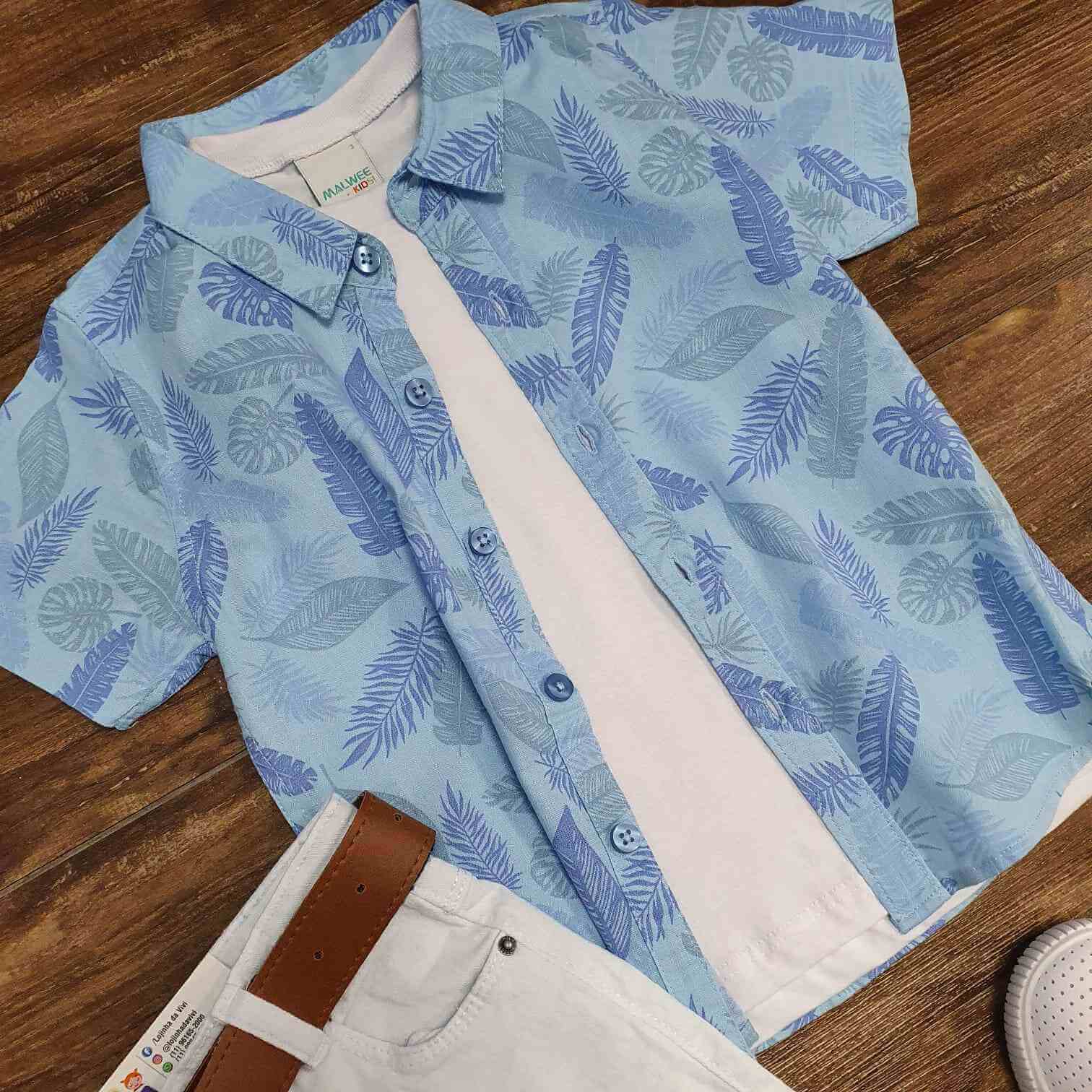 Camisa Floral Azul com Camiseta e Bermuda Branca Infantil