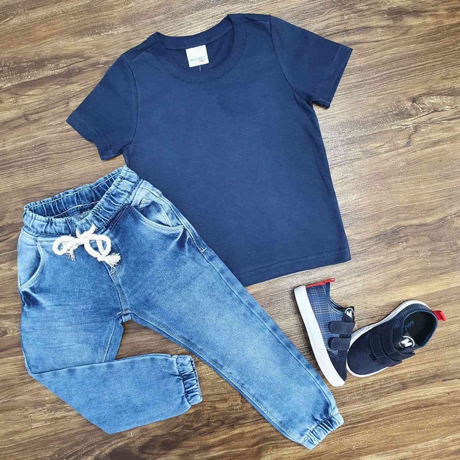 Camiseta Azul Marinho Básica com Calça Jogger Infantil