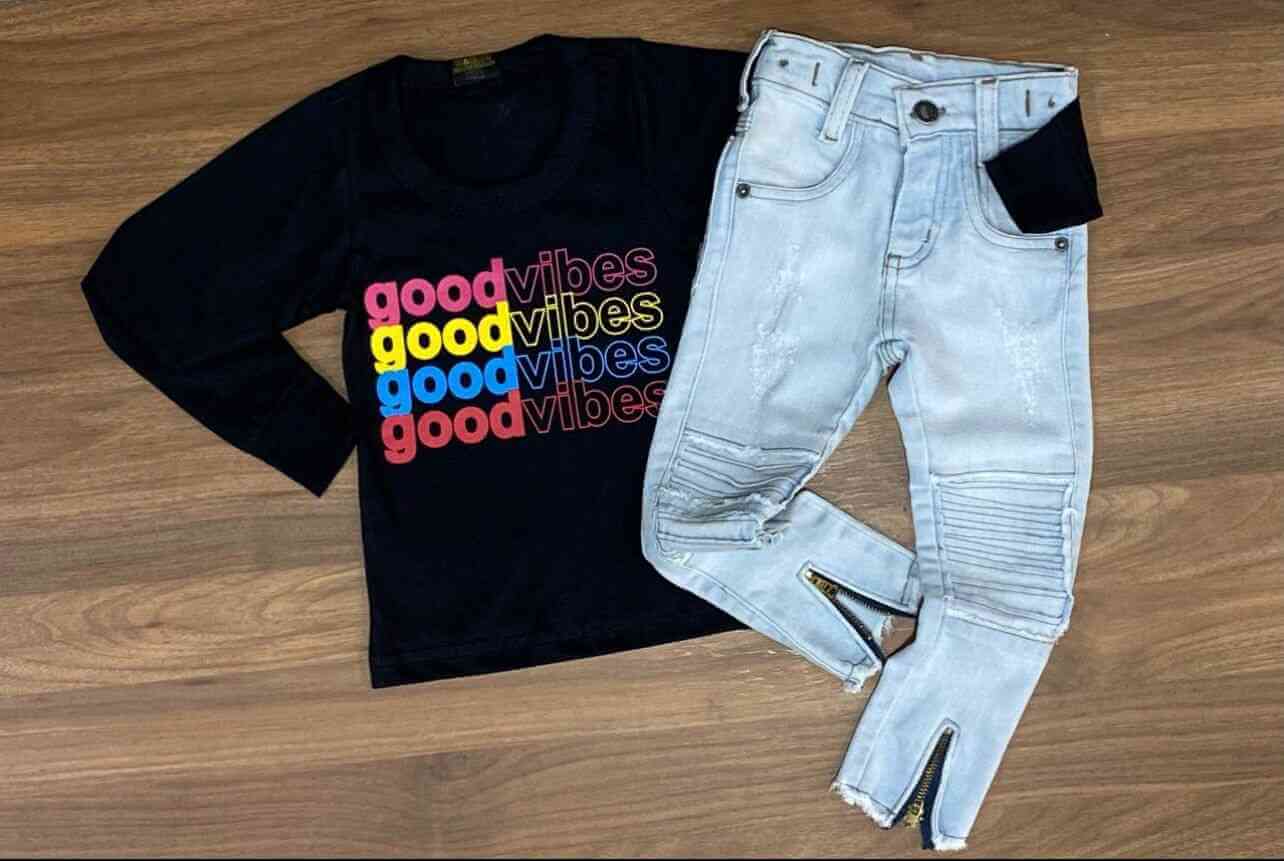 Camiseta Preta Good Vibes com Calça Jeans Infantil