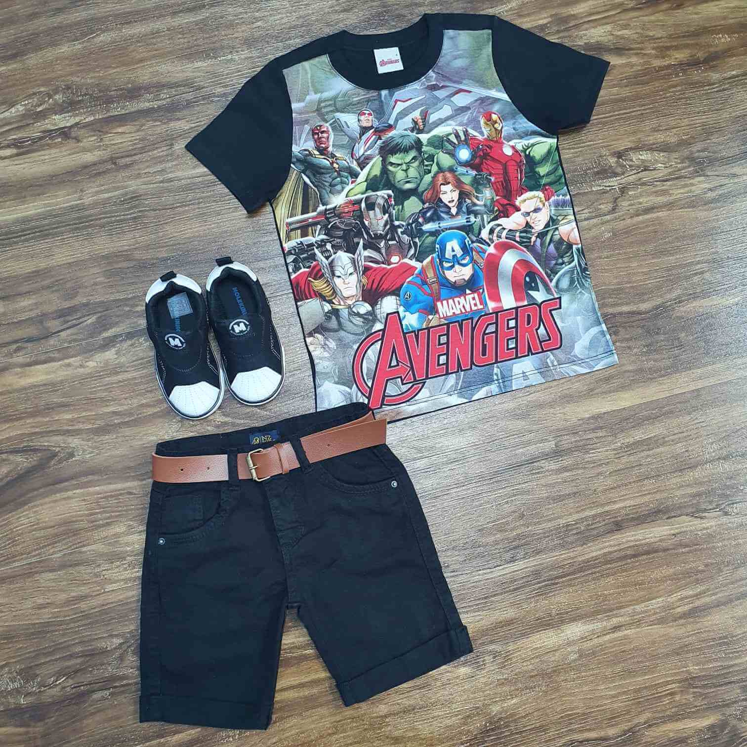 Conjunto Avengers Com Bermuda Preta Infantil