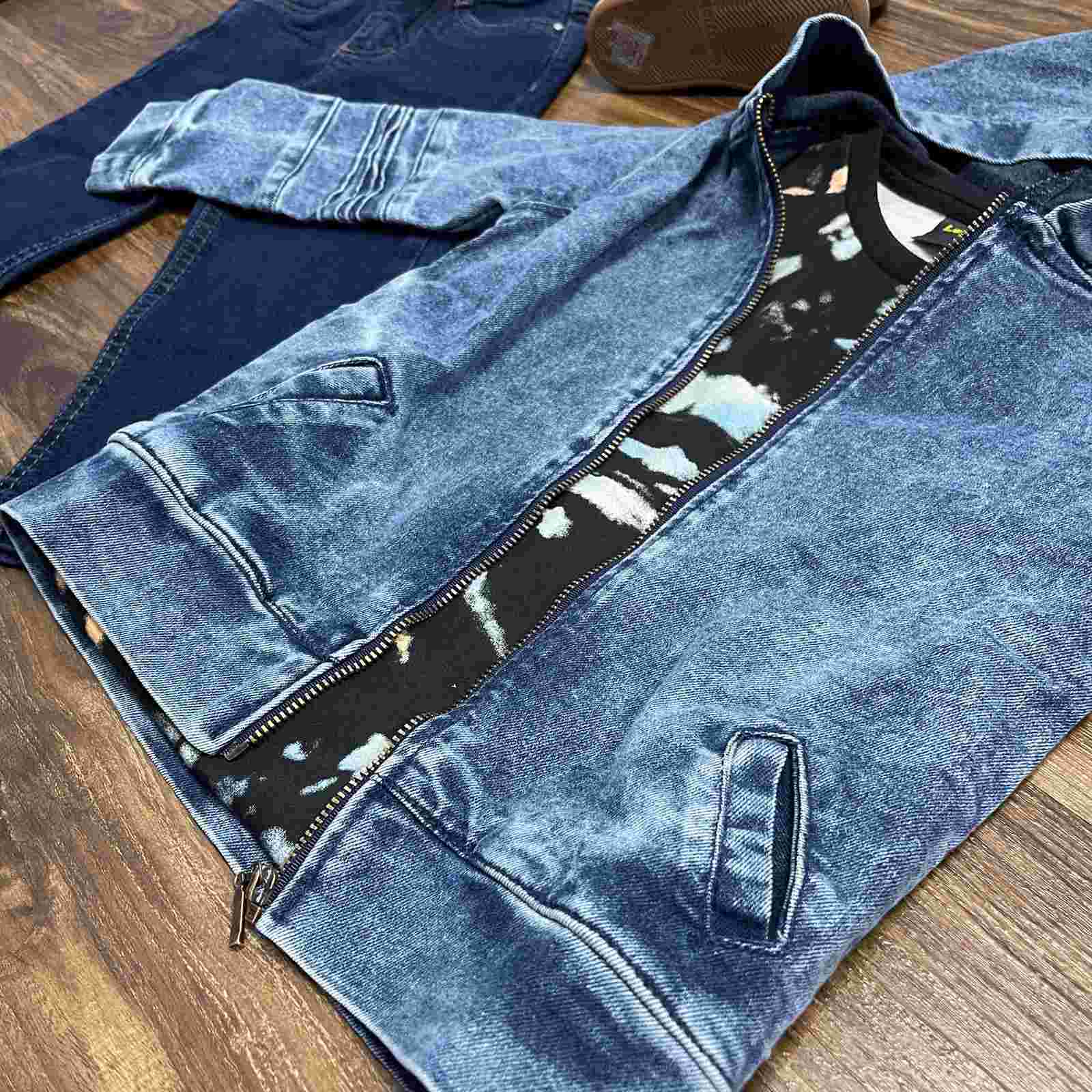 Jaqueta Jeans com Capuz Camiseta e Calça Jeans Básica