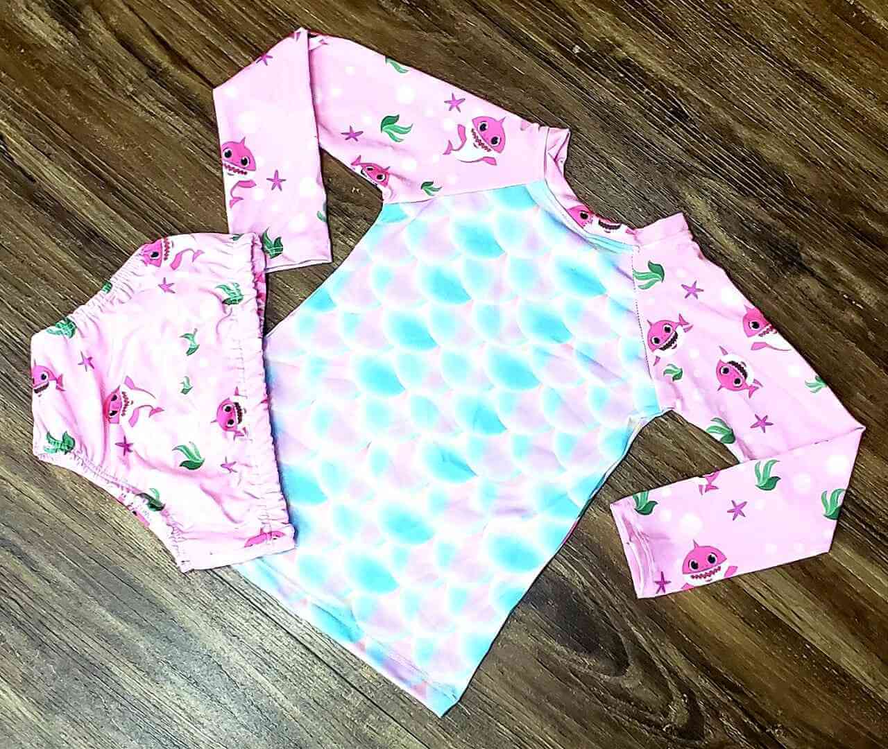 Kit Praia Baby Shark - Calcinha e Camiseta UV