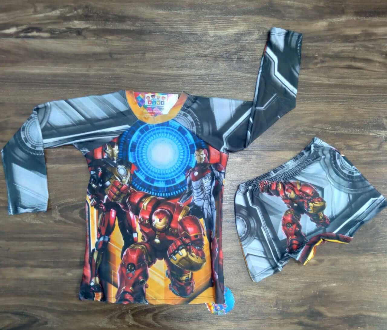 Kit Praia Homem de Ferro - Sunga e Camiseta UV