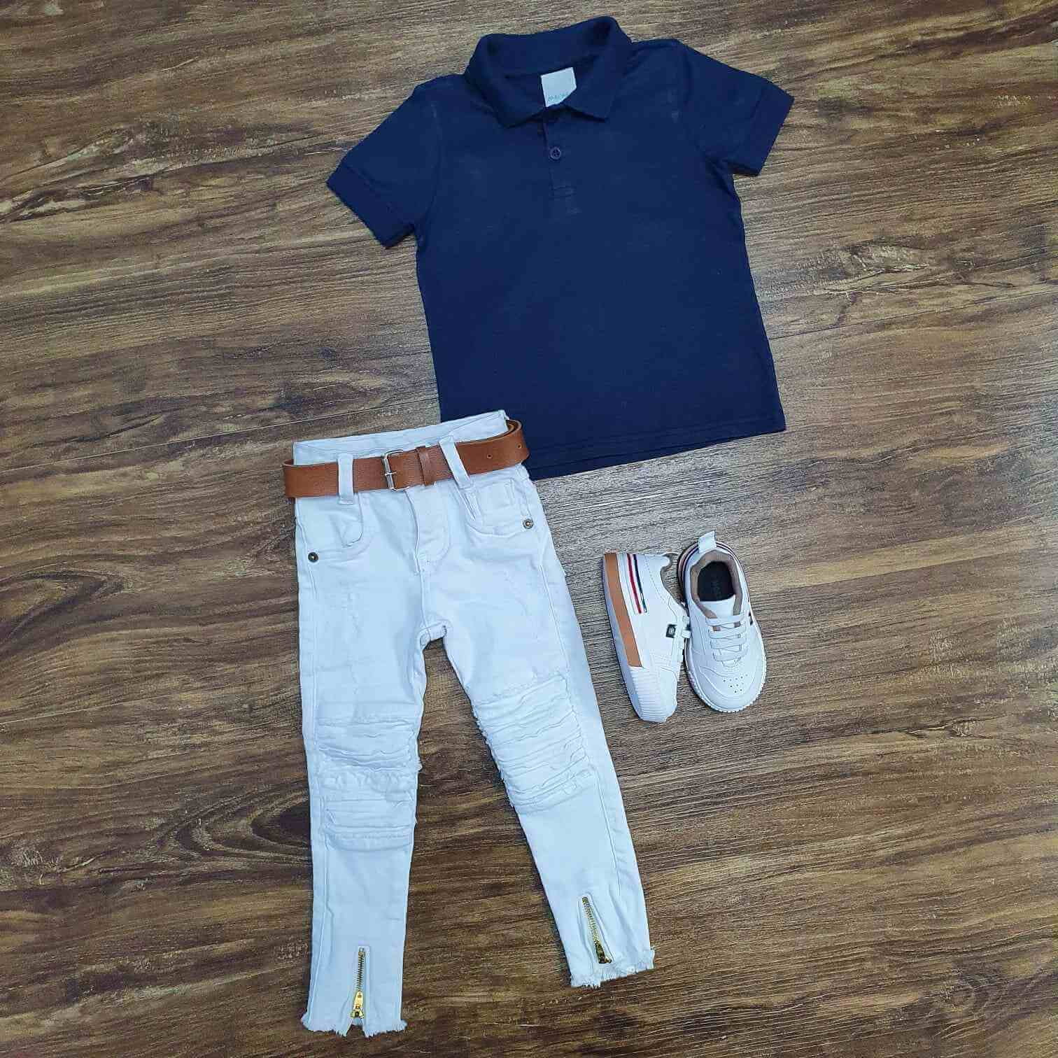 Polo Azul Marinho com Calça Jeans Branca Infantil