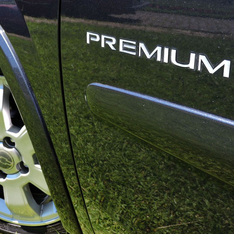 Par De Emblemas Premium Corsa 2005/2012 Adesivo Resinado