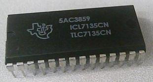 Circuito Integrado ICL7135CN ou TLC7135CN DIP28