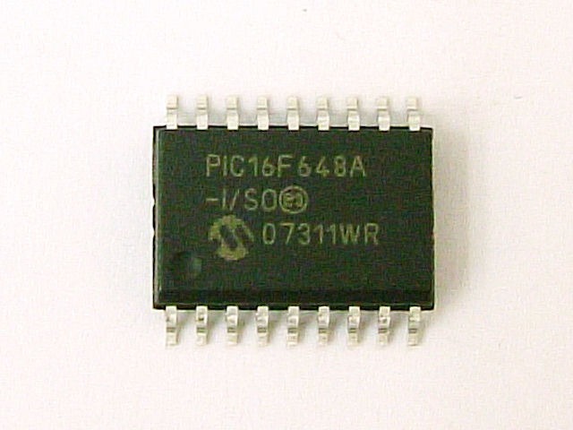 Circuito Integrado Microcontrolador PIC16F648A I/SO SMD SOIC-18