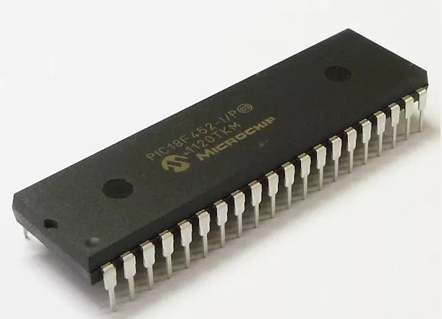 Circuito Integrado Microcontrolador PIC18F4620-I/P DIP-40