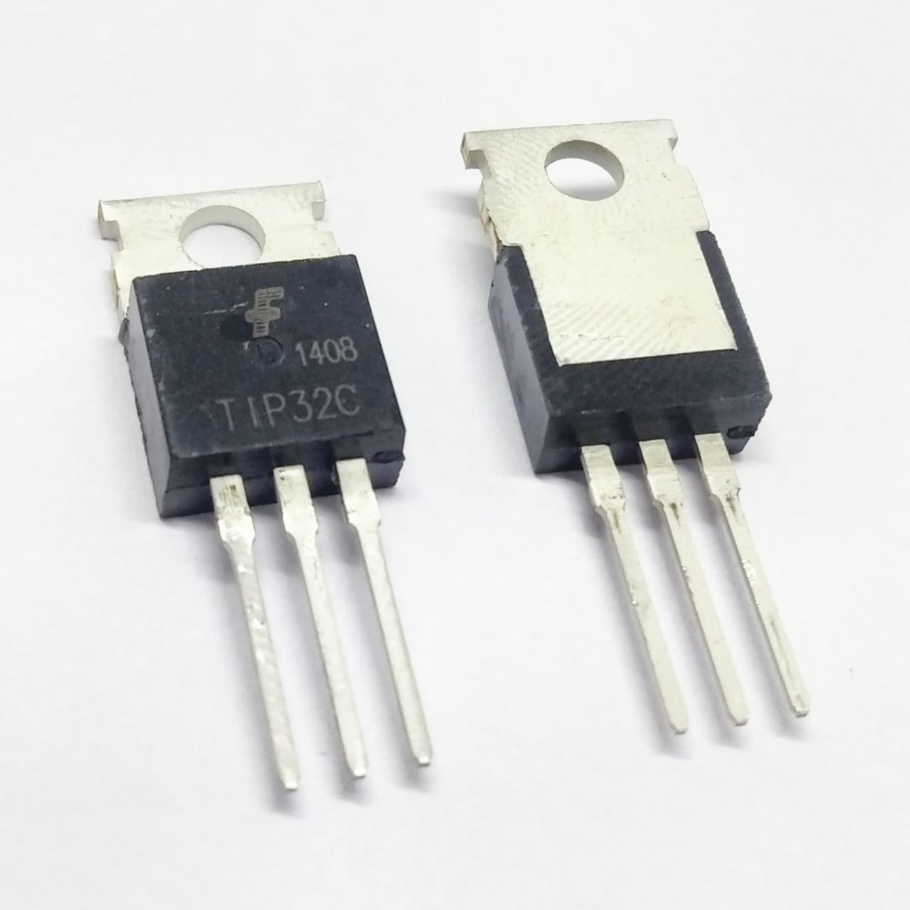 Kit 100 peças - Transistor Bipolar TIP32C PNP TO-220 - Fairchild