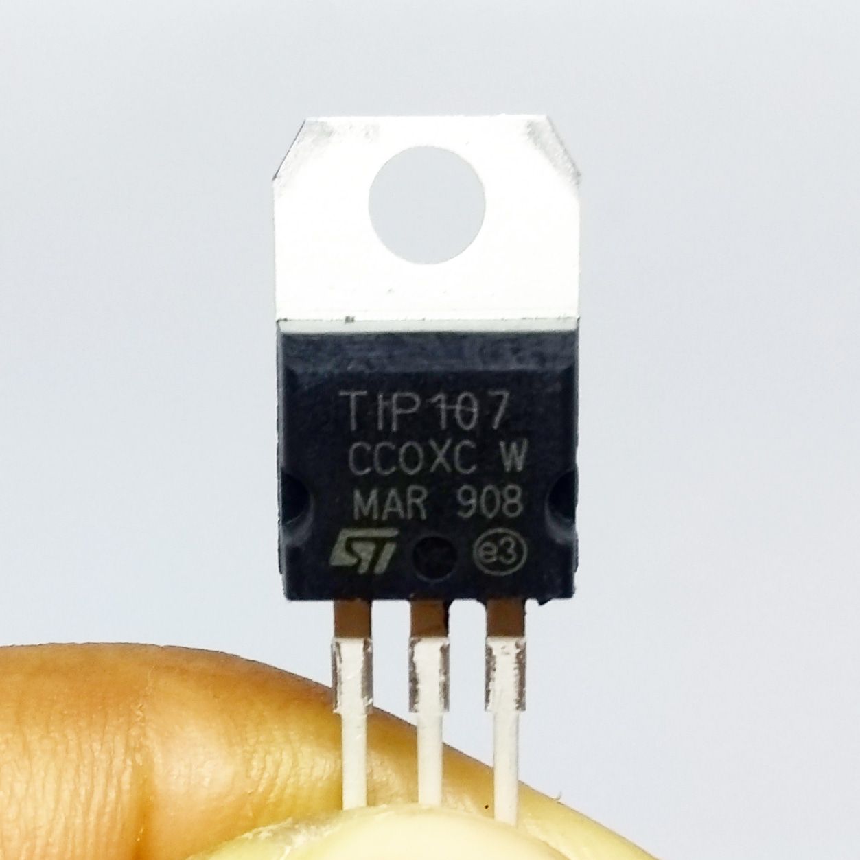Régua 50 peças - Transistor TIP107 PNP TO-220 - St