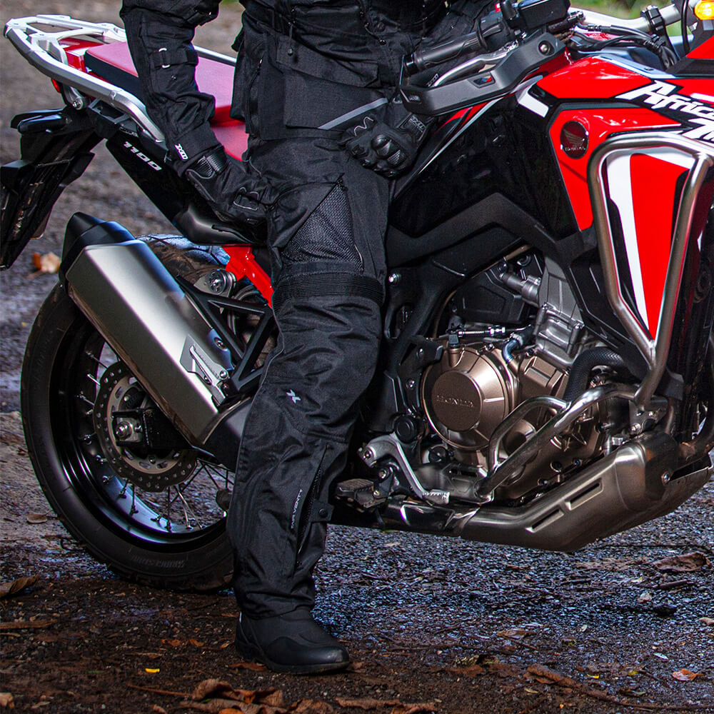 Calça X11 Versa 100% Impermeável Unissex Com Bolsos e Proteção Motociclista
