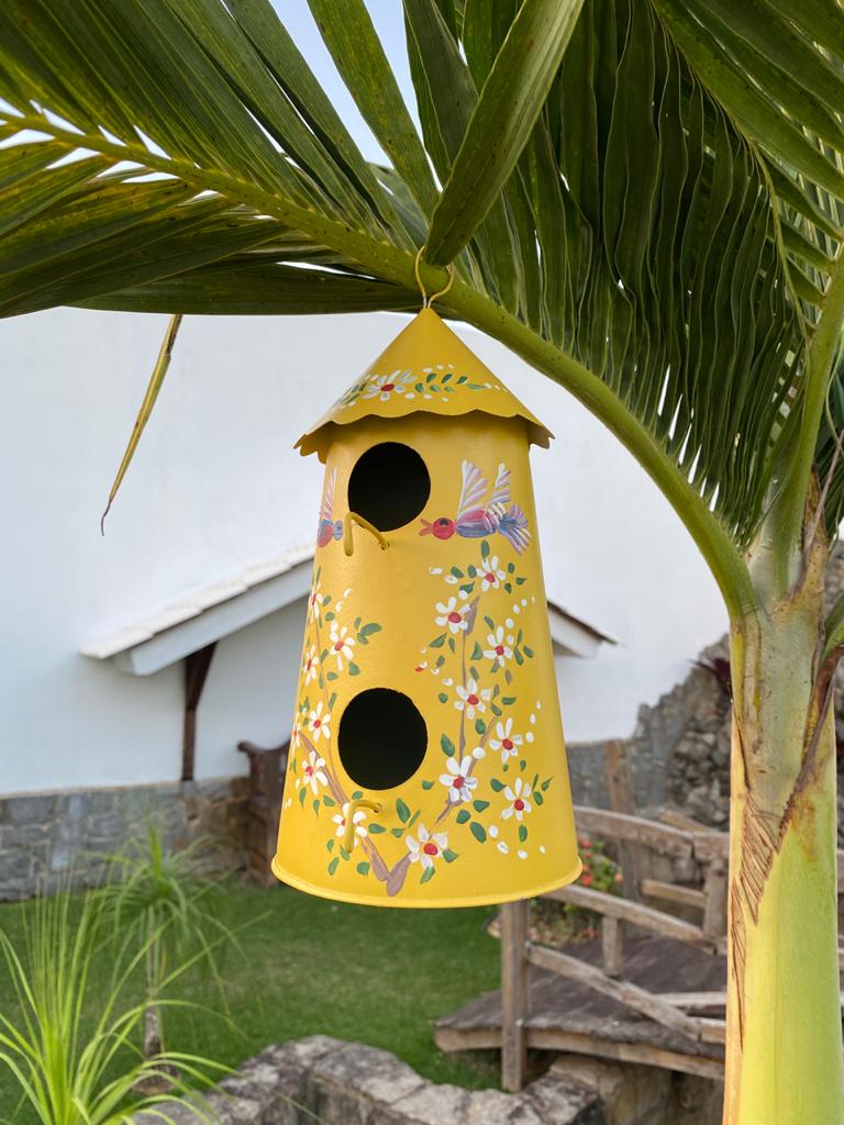 Casa de Pássaros para Jardim em Formato de Cone - Amarelo