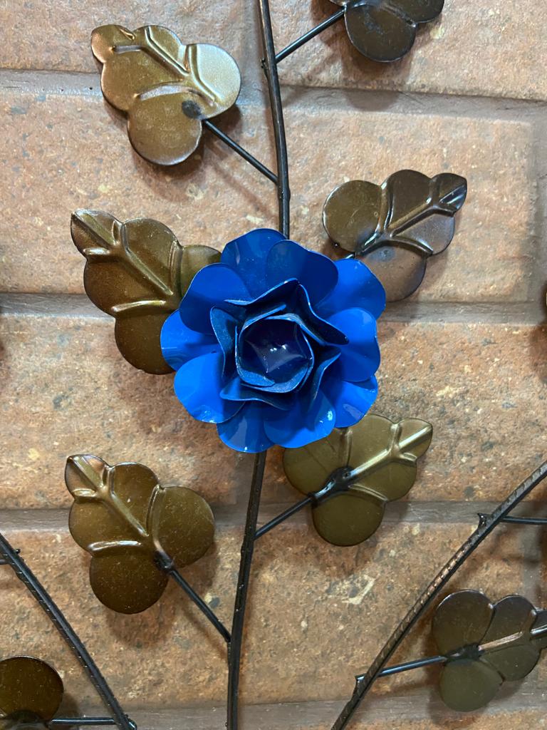 Moldura em Forma de Vaso de Flores Azuis