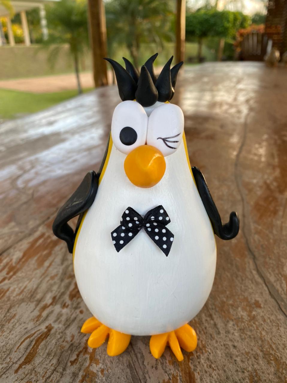 Pinguim Decorativo em Cabaça - Com Cabelinho
