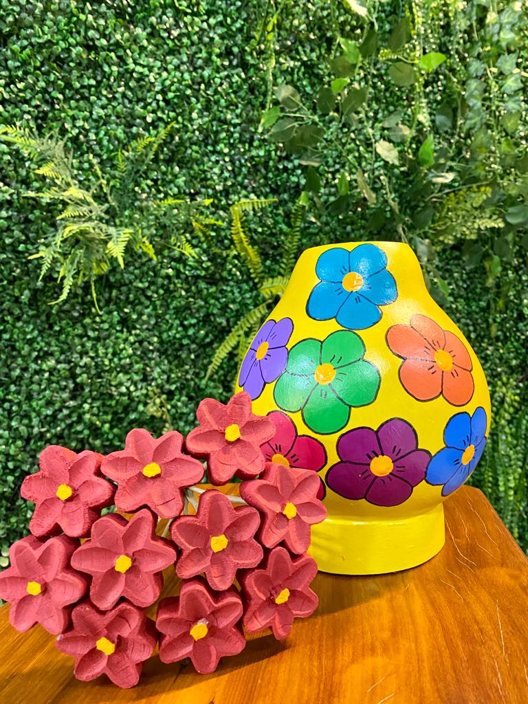 Vaso Decorativo em Cabaça - Amarelo com Flores Coloridas