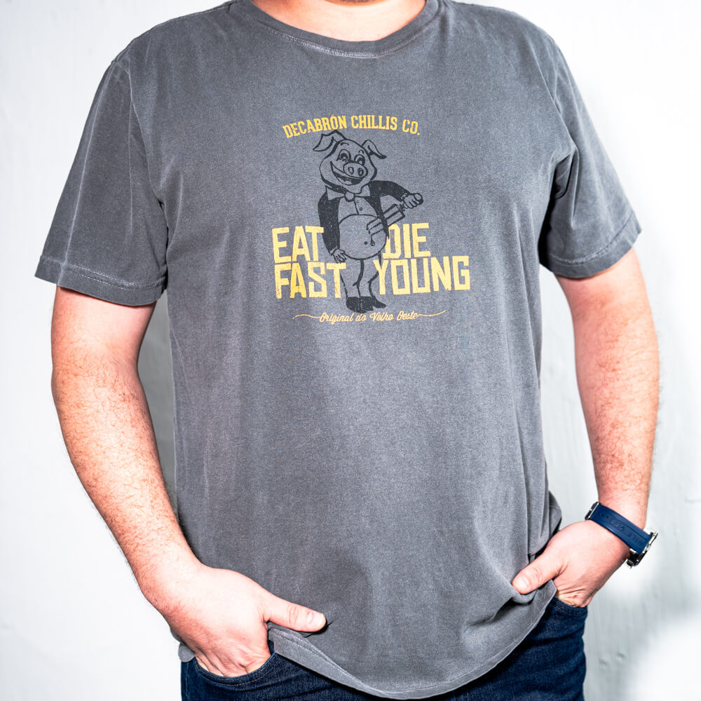 Camiseta Estonada Eat Fast Die Young