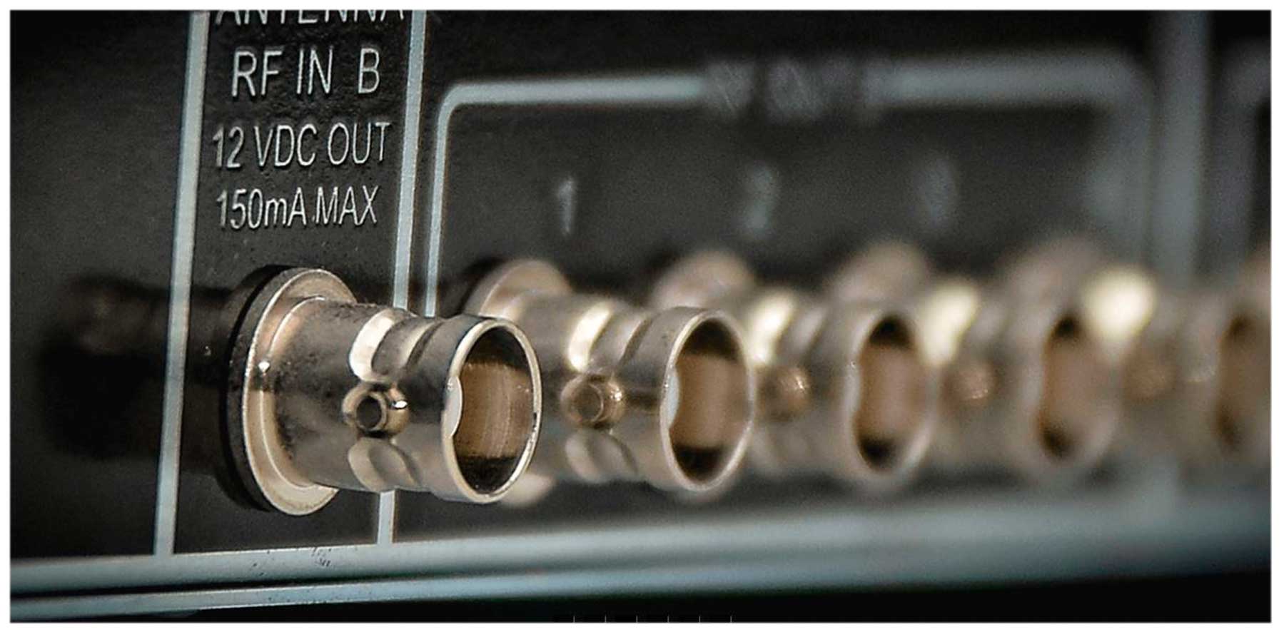 Sistema de distribuição RF para microfone UHF de 470 ~ 952 MHz | MGA Pro Audio | US-4 5050 A-2