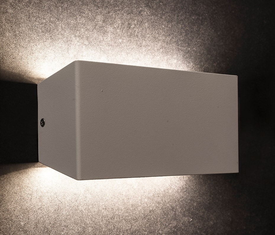 Arandela LED Power Lume APR03-IP65 Facho Duplo 4x2 8W 24V Ø200x100x60mm