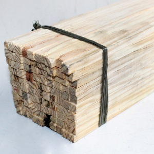 Perfil de madeira p/ banner 1cm x 1cm x 1 mt (100 unid.)