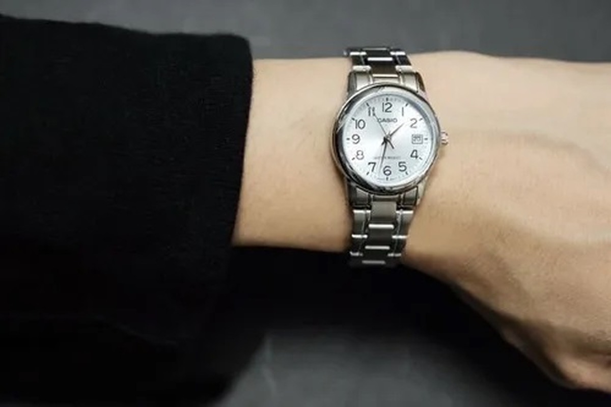 Relógio Casio Feminino Analógico Prata LTP-V002D-7BUDF