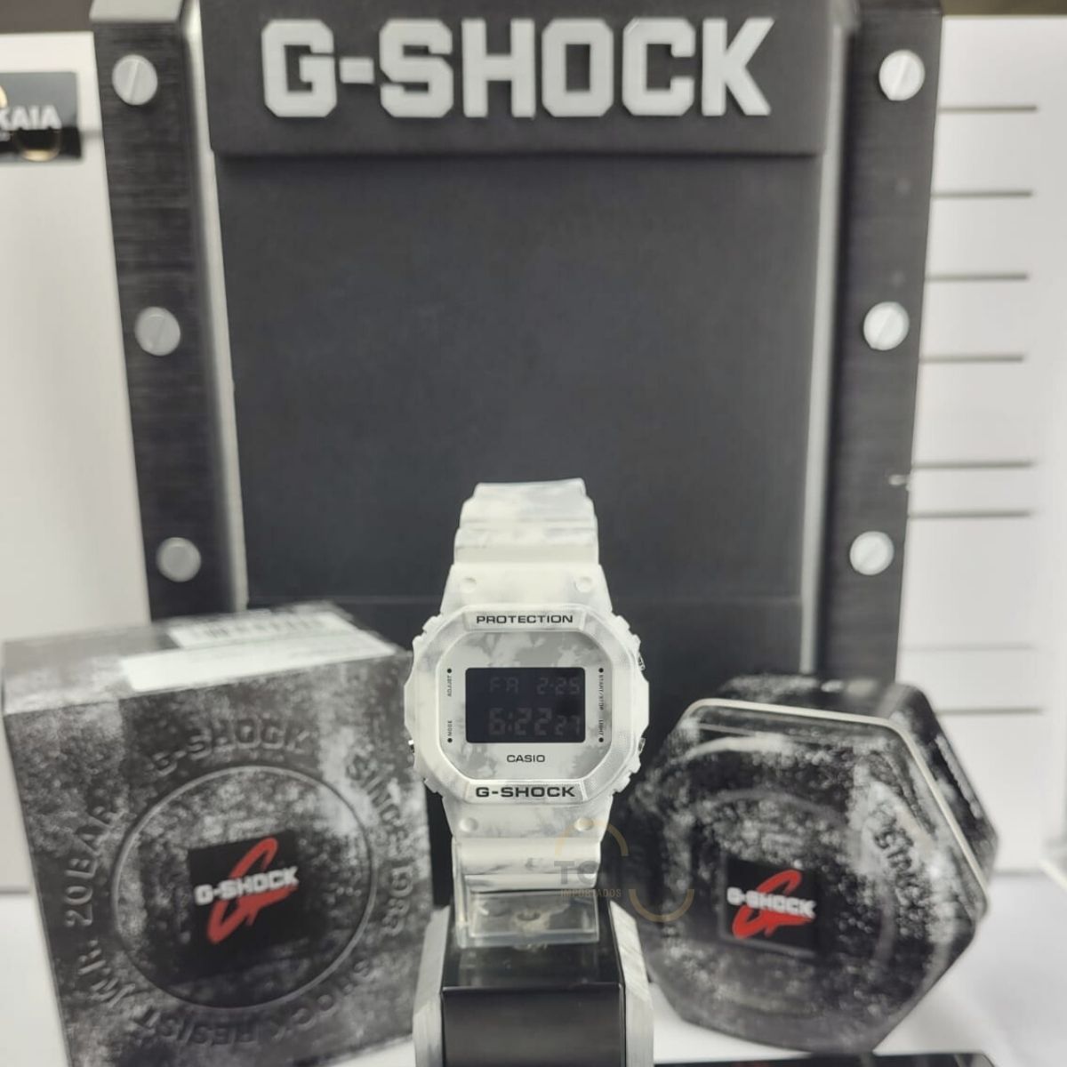 Relogio Casio G-Shock Frozen Forest Unissex Digital Cinza DW-5600GC-7DR