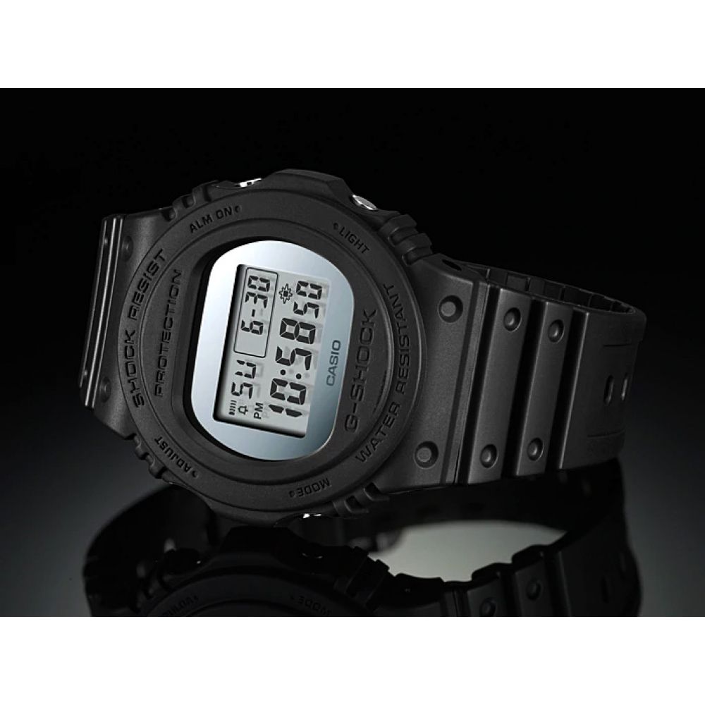 Relógio Casio G-Shock Masculino Digital Preto DW-5700BBMA-1DR