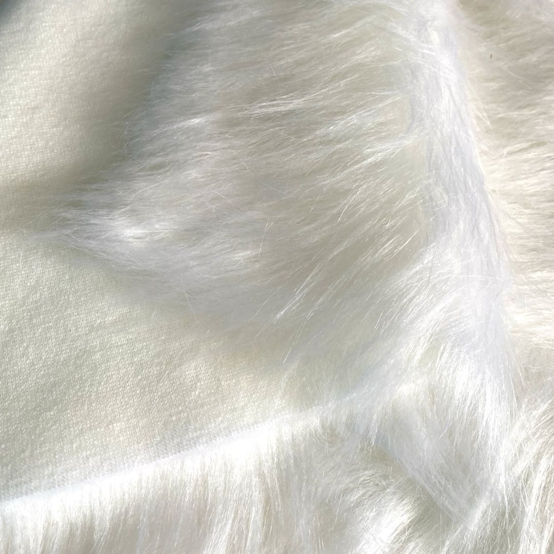 Tecido Pelúcia Branca Macia e Maleável da Pelicancril - Tecido com Pelo de 95 mm e Largura de 1,60 m