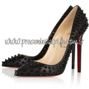 SAPATO CHRISTIAN LOUBOUTIN PIGALLE SPIKED **OUTLET**